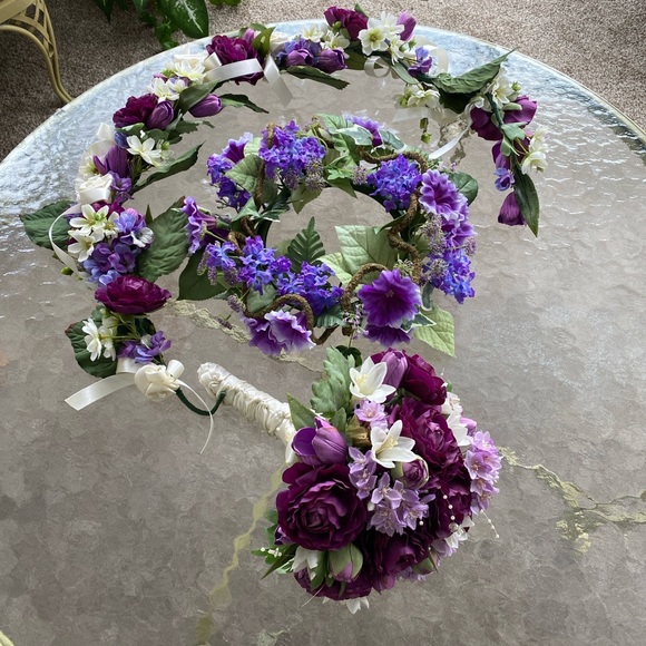 Gorgeous Silk Flowers - purple hues - Picture 1 of 6